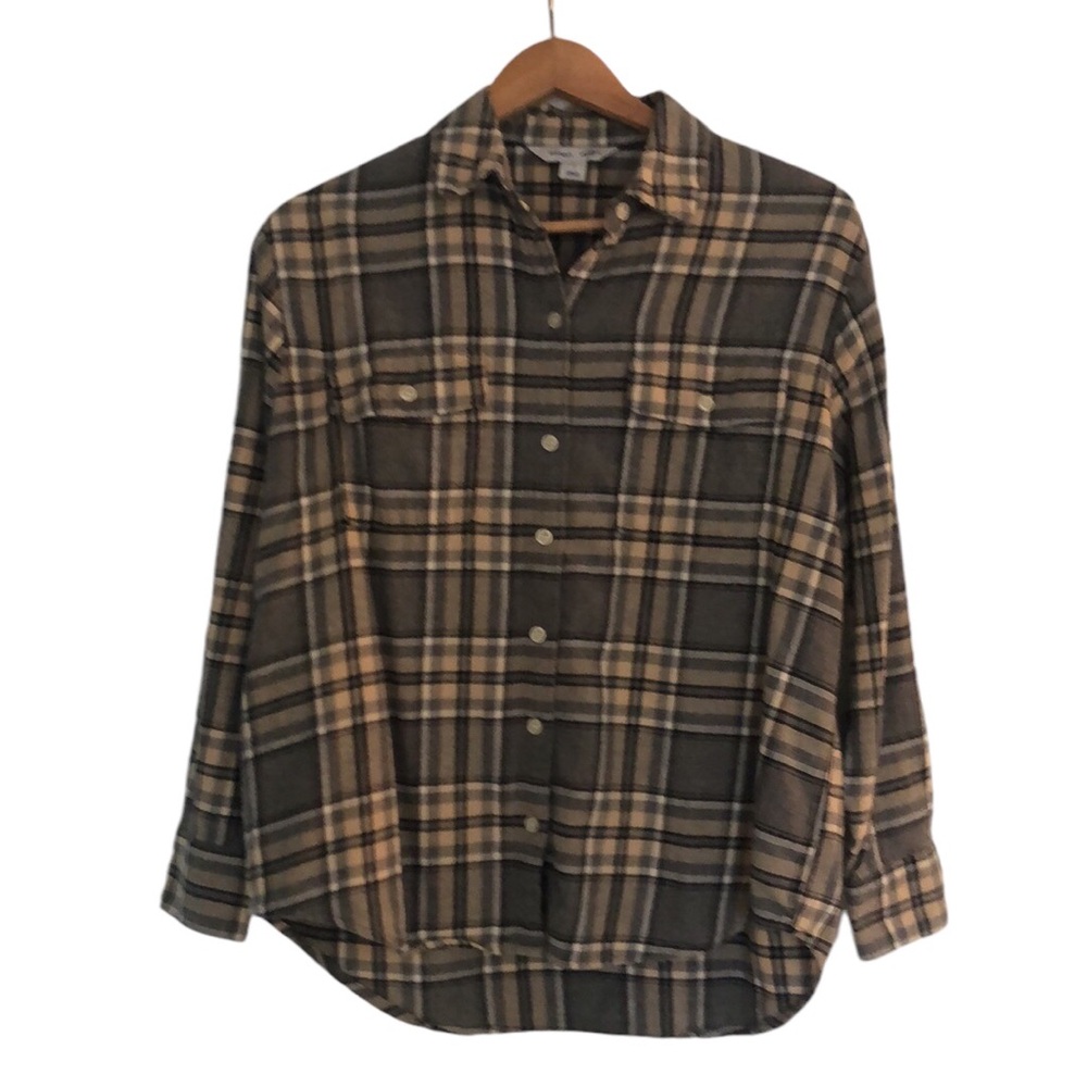 Old Navy Boyfriend Shirt in Gray Plaid